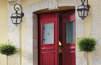 Porte alu rouge traditionnelle