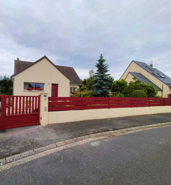 Description - Clôture sur muret