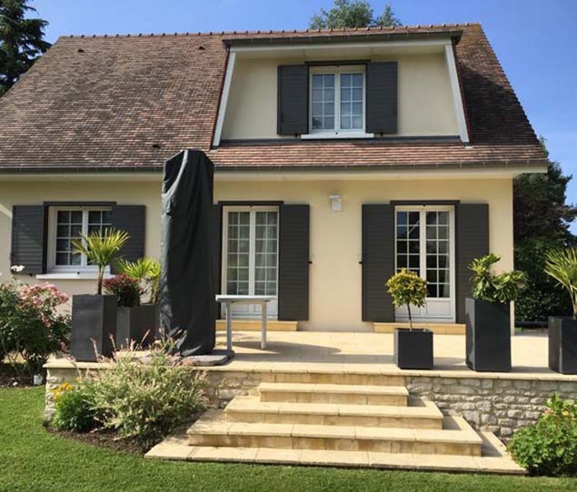 volets battants PVC marron