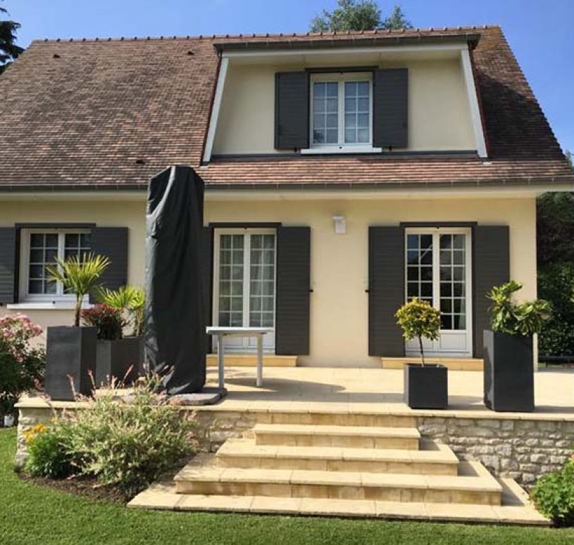 volets battants PVC marron