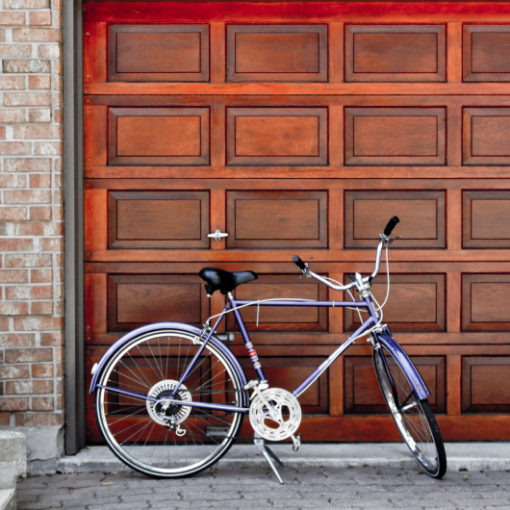 Comment bloquer une porte de garage basculante ?