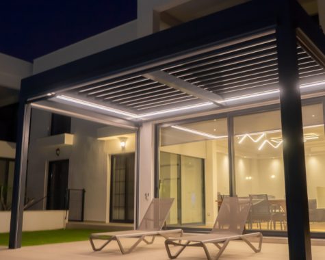 pergola bioclimatique nuit