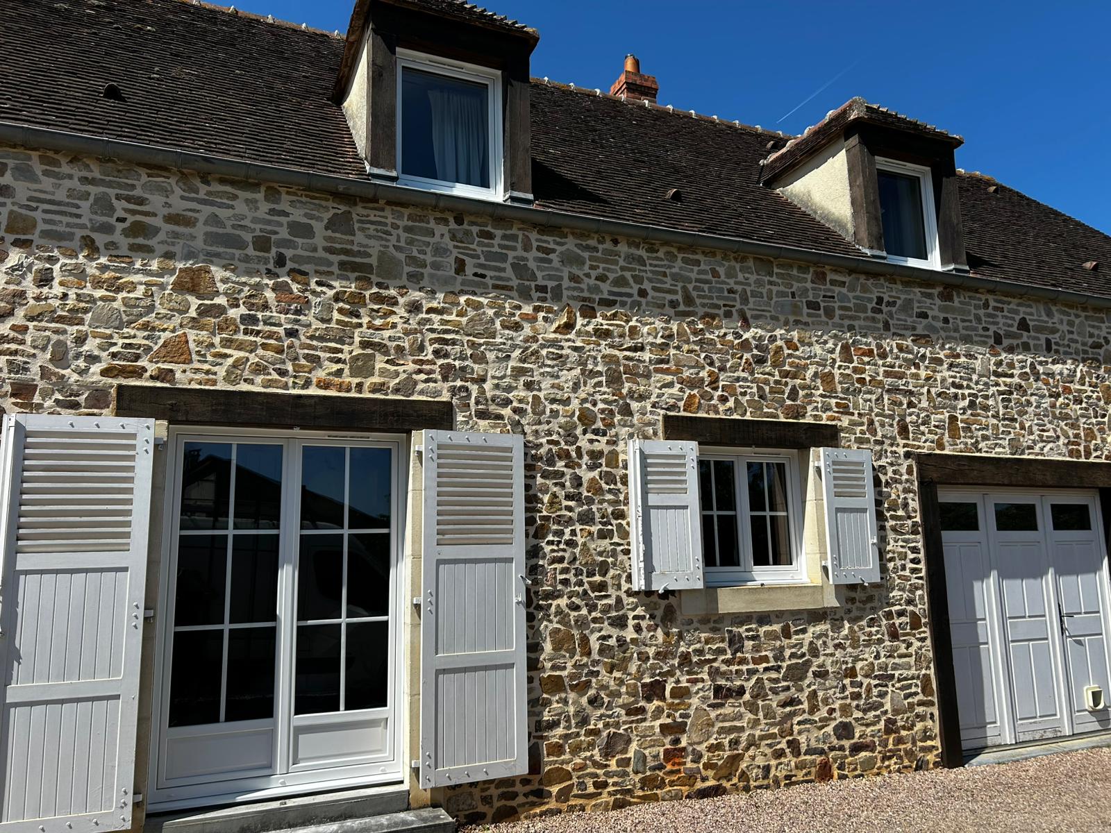 Le guide complet du triple vitrage : avantages, prix au m² et isolation